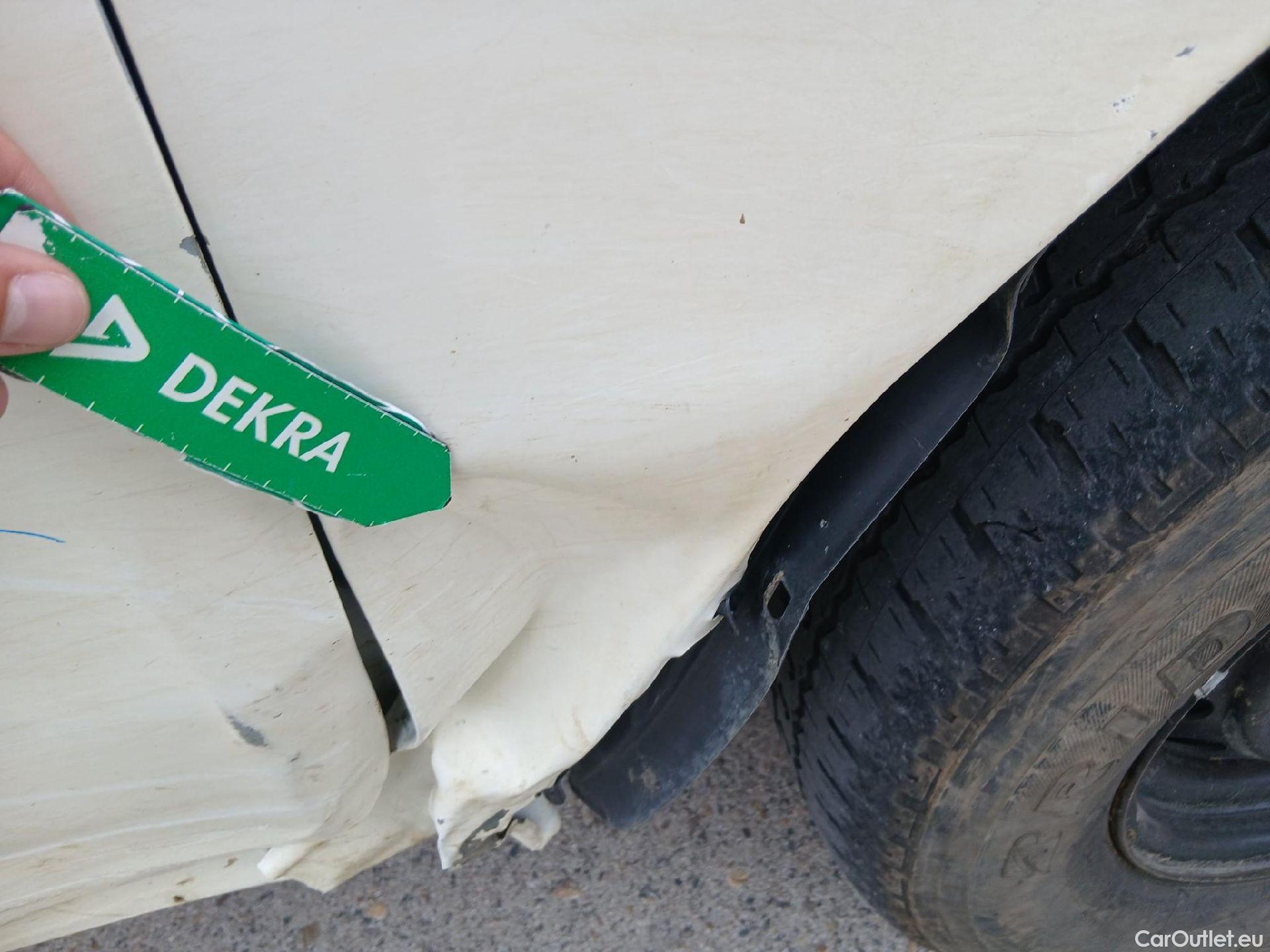  Toyota  Hilux TOYOTA  / 2016 / 4P / pickup 2.4 D-4D Cabina Doble GX #50