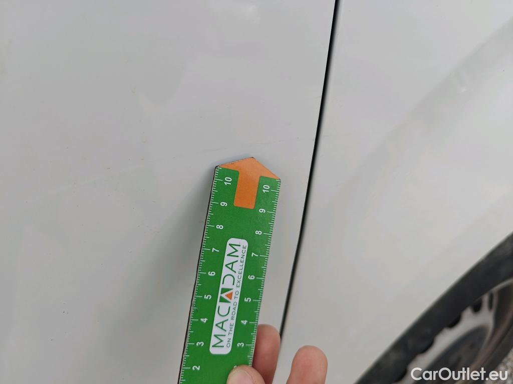  Opel  Vivaro OPEL  / 2019 / 4P / furgón 1.5 Diésel 74kW(100CV)M Std Exp #33