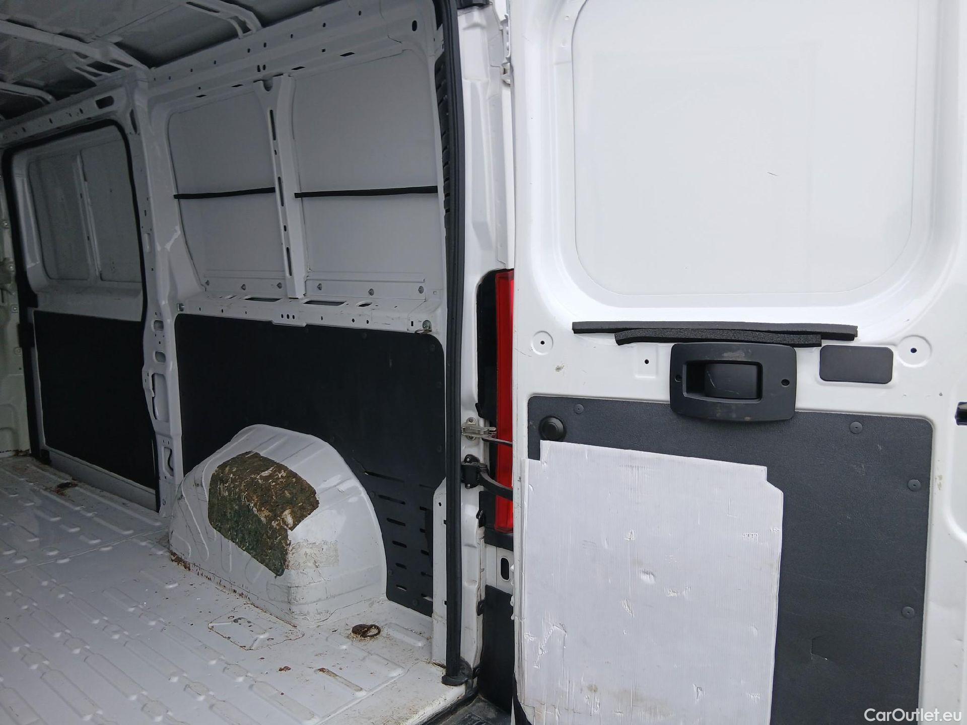  Peugeot  Boxer PEUGEOT  / 2014 / 4P / furgón 333 L2 H1 BHDI 103kW (140CV) S&S 6 V. M (AC) #5