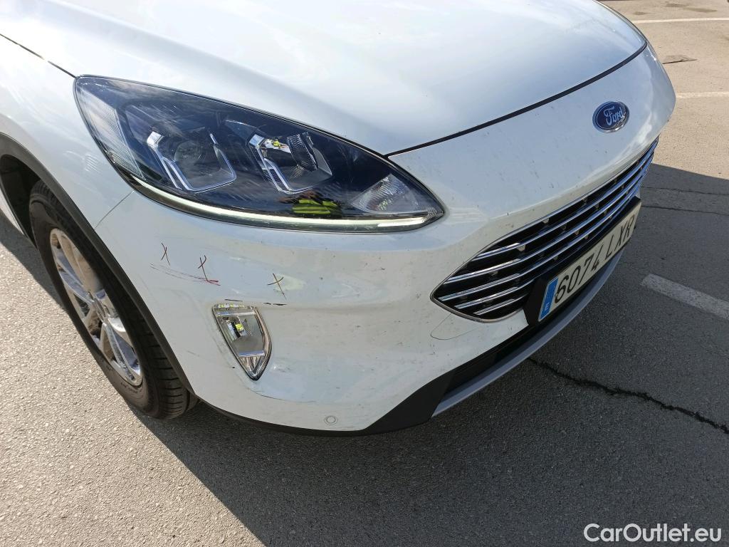  Ford  Kuga FORD  / 2019 / 5P / todoterreno Titanium 1.5T EcoBoost 88kW (120CV) #25