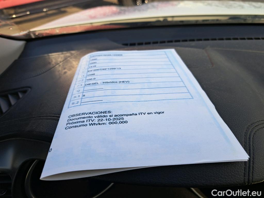  KIA  Cee'd KIA Ceed / 2018 / 5P / berlina con portón 1.6 MHEV iMT 100kW (136CV) Drive #29