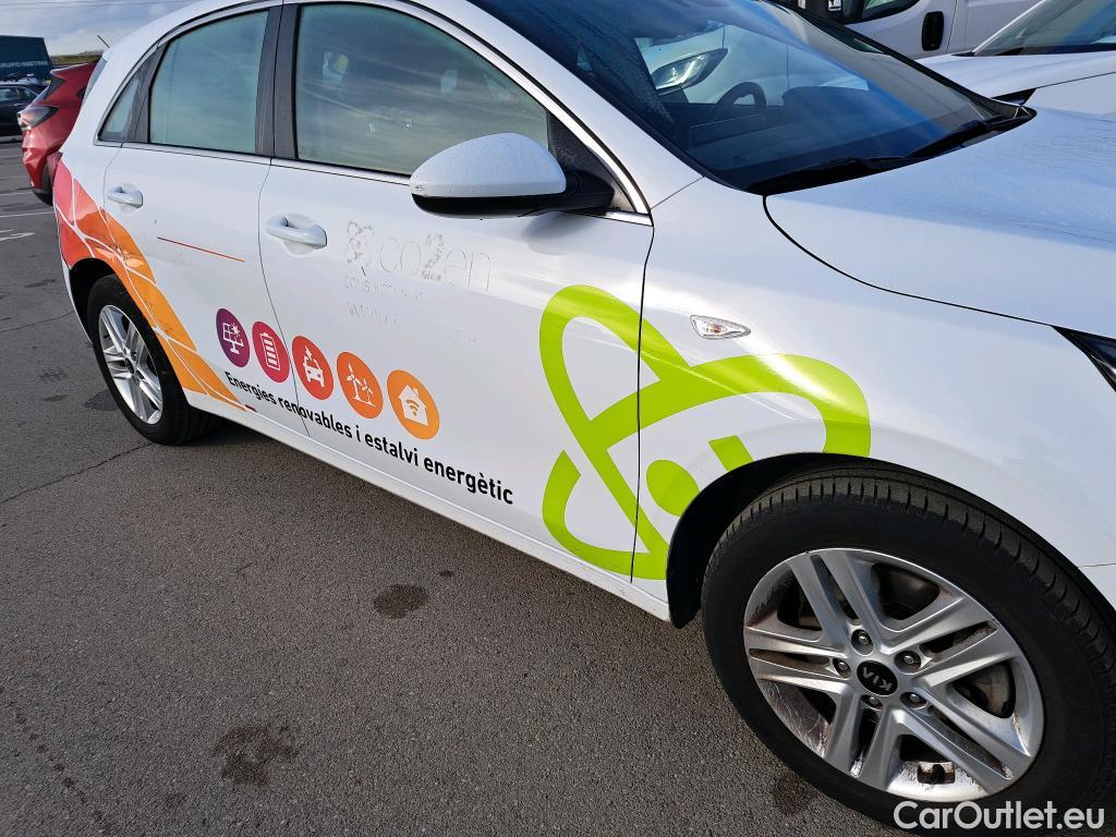  KIA  Cee'd KIA Ceed / 2018 / 5P / berlina con portón 1.6 MHEV iMT 100kW (136CV) Drive #20