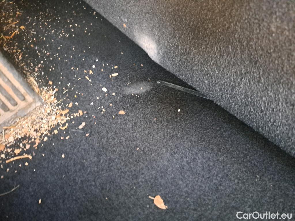  KIA  Cee'd KIA Ceed / 2018 / 5P / berlina con portón 1.6 MHEV iMT 100kW (136CV) Drive #40