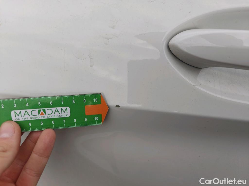  Bmw  Serie 1 BMW  / 2019 / 5P / berlina con portón 116d #8