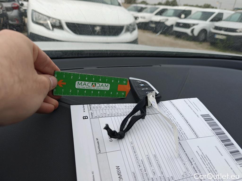  Bmw  Serie 1 BMW  / 2019 / 5P / berlina con portón 116d #2