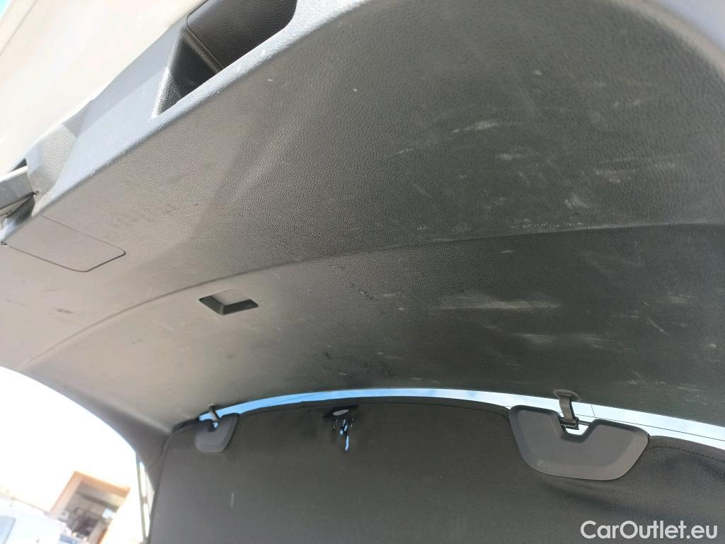  Ford  Kuga FORD  / 2019 / 5P / todoterreno Titanium 1.5T EcoBoost 88kW (120CV) #34