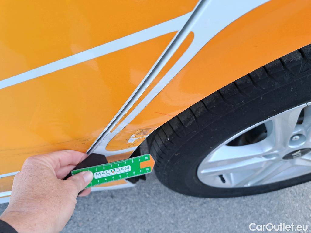  KIA  Cee'd KIA Ceed / 2018 / 5P / berlina con portón 1.6 MHEV iMT 100kW (136CV) Drive #16