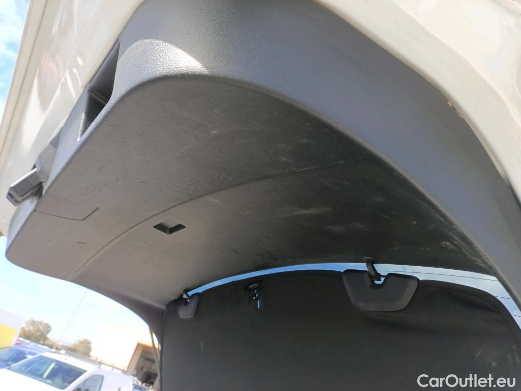  Ford  Kuga FORD  / 2019 / 5P / todoterreno Titanium 1.5T EcoBoost 88kW (120CV) #33