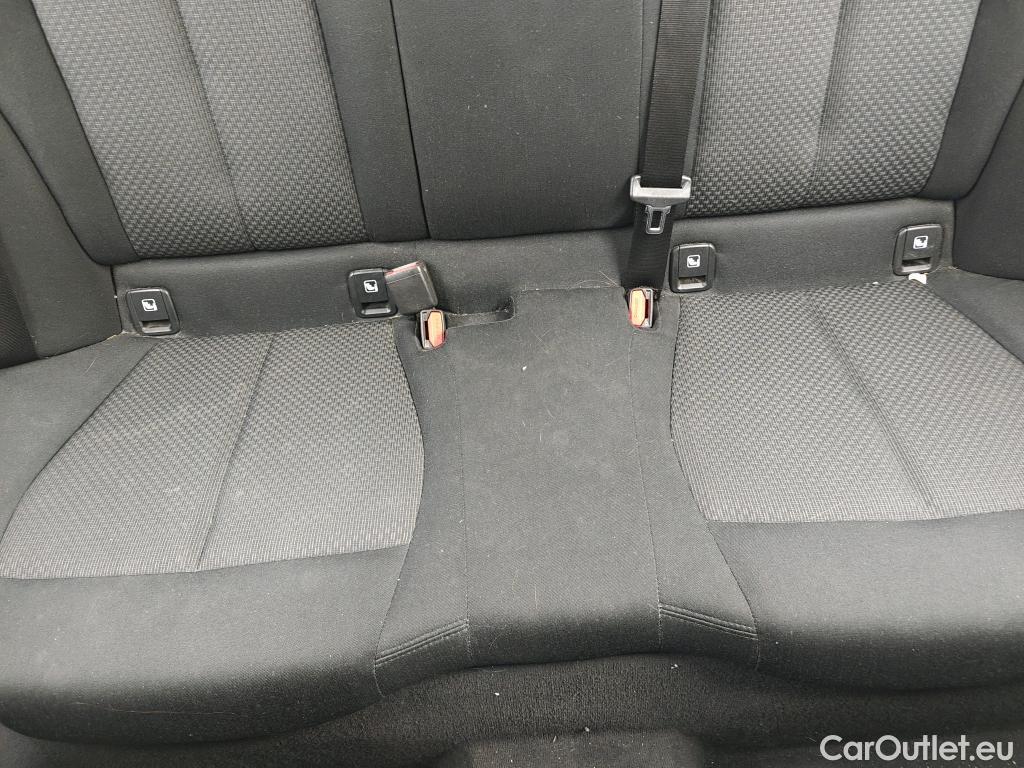  Bmw  Serie 1 BMW  / 2019 / 5P / berlina con portón 116d #12