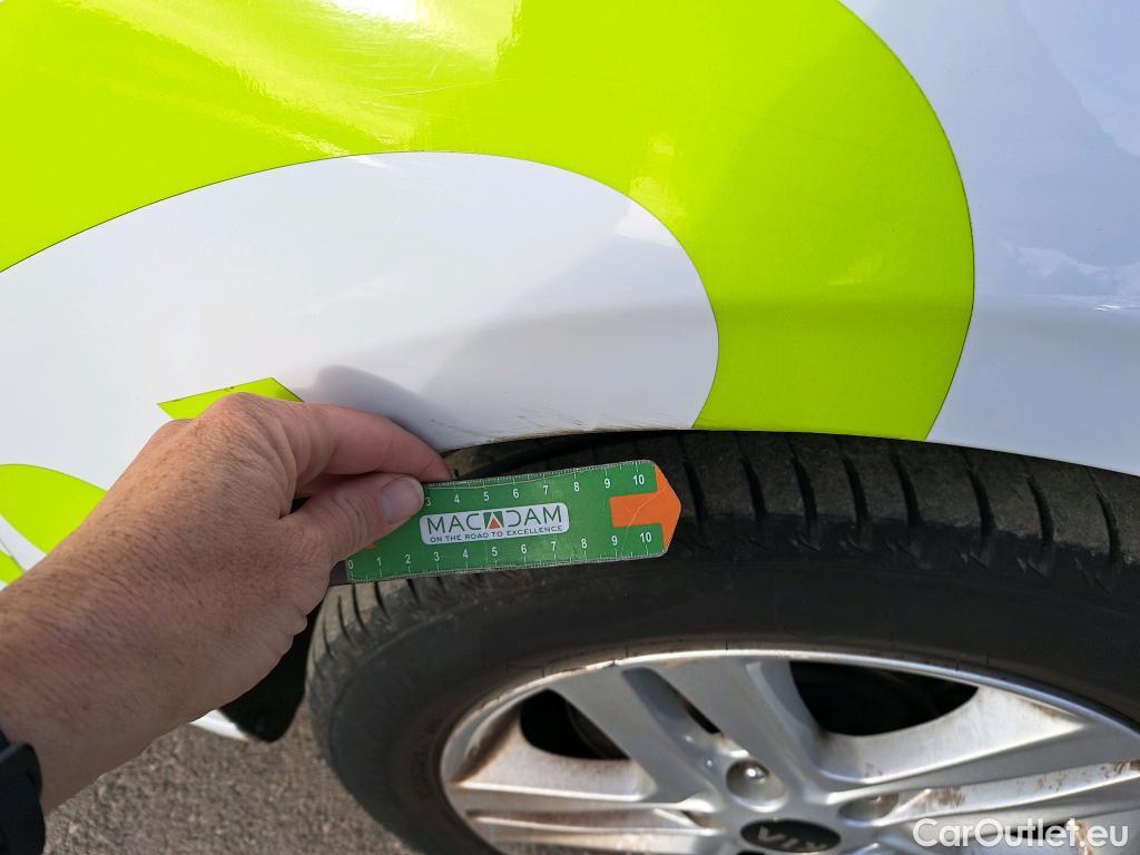  KIA  Cee'd KIA Ceed / 2018 / 5P / berlina con portón 1.6 MHEV iMT 100kW (136CV) Drive #37