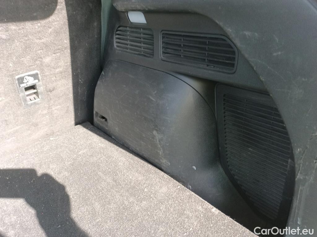  Ford  Kuga FORD  / 2019 / 5P / todoterreno Titanium 1.5T EcoBoost 88kW (120CV) #31