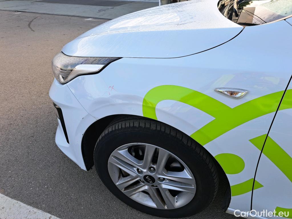  KIA  Cee'd KIA Ceed / 2018 / 5P / berlina con portón 1.6 MHEV iMT 100kW (136CV) Drive #13