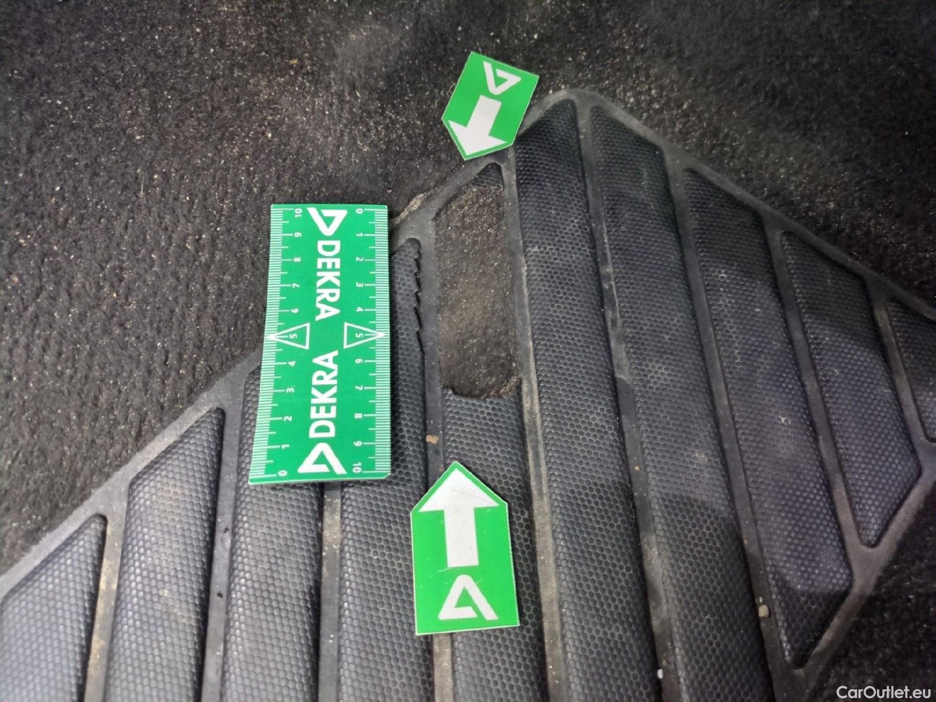  Peugeot  3008  Allure Pack 1.5 HDi 130CV BVA8 E6d #1