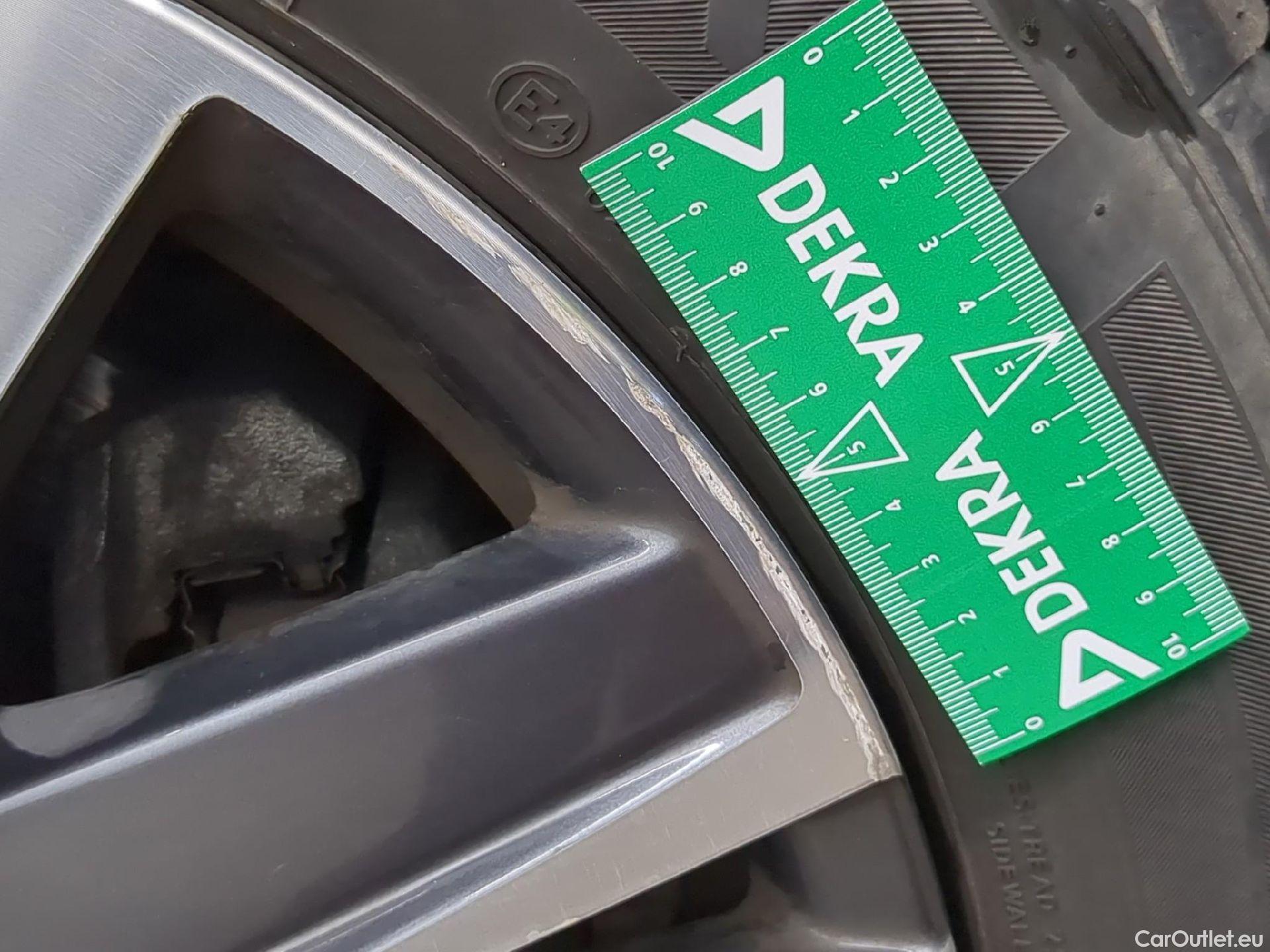  Peugeot  2008  Allure Business 1.2 PureTech 130CV BVA6 E6dT #10