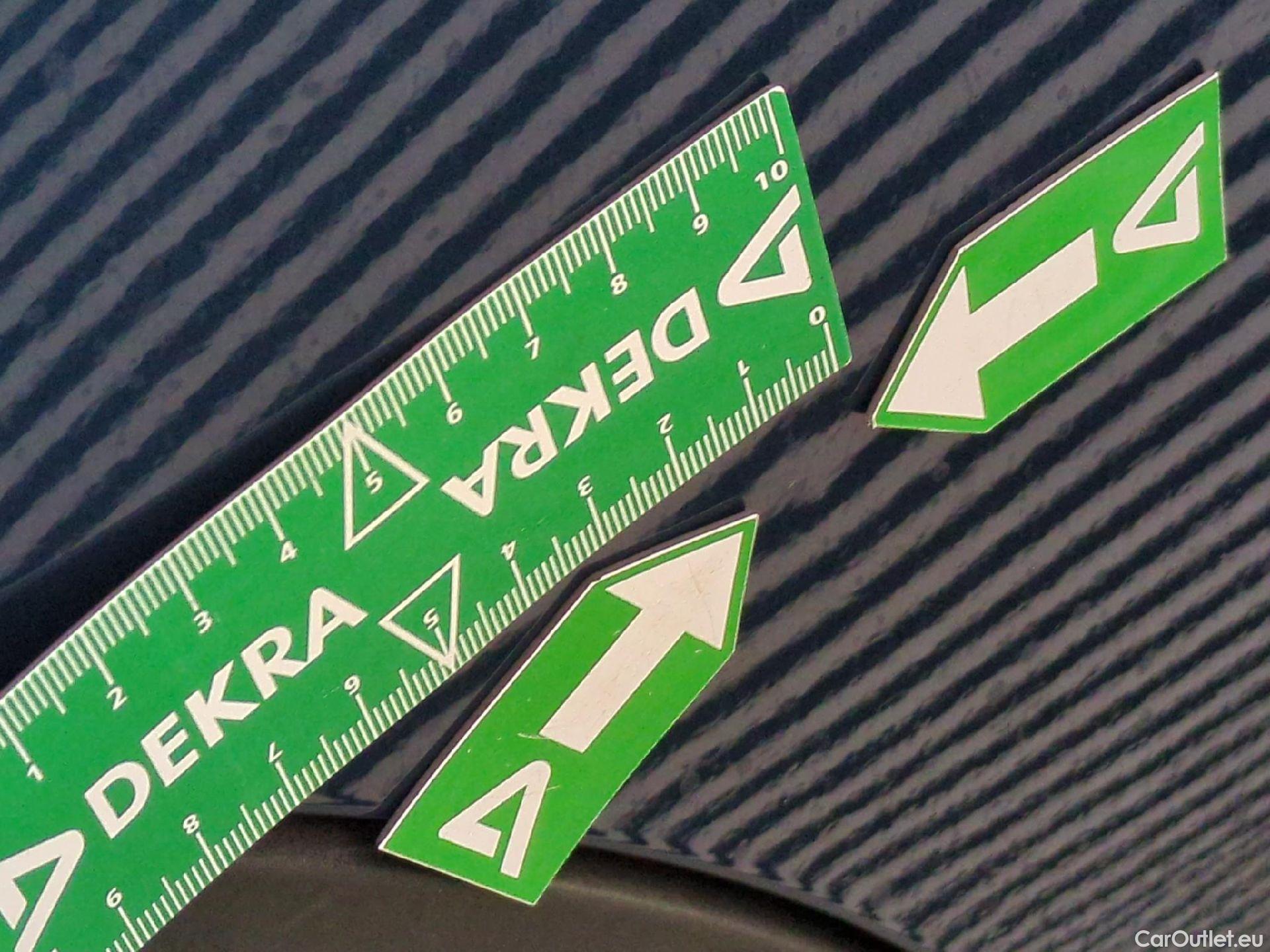  Peugeot  3008  Allure Pack 1.5 HDi 130CV BVA8 E6d #19