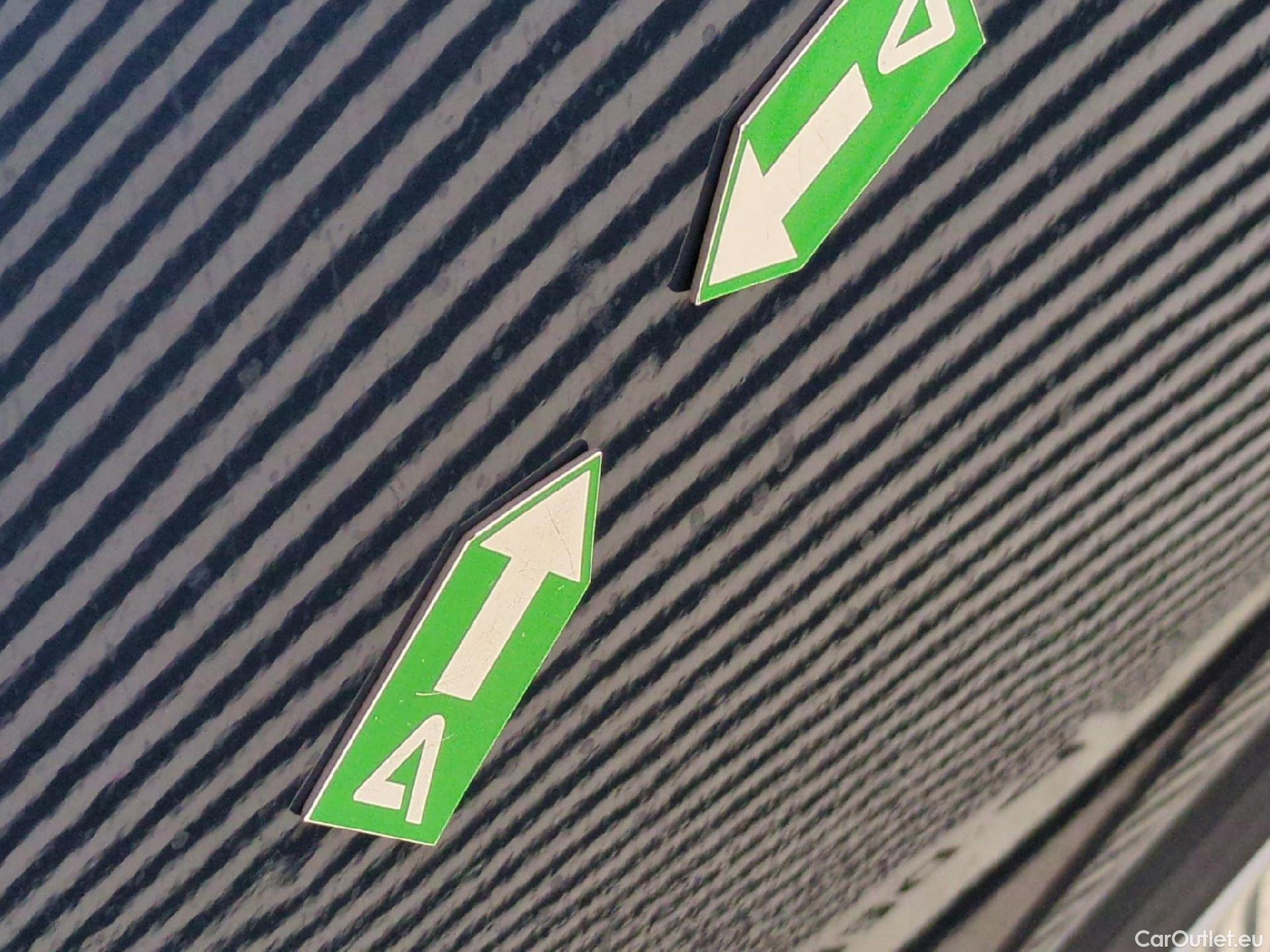  Peugeot  3008  Allure Pack 1.5 HDi 130CV BVA8 E6d #21