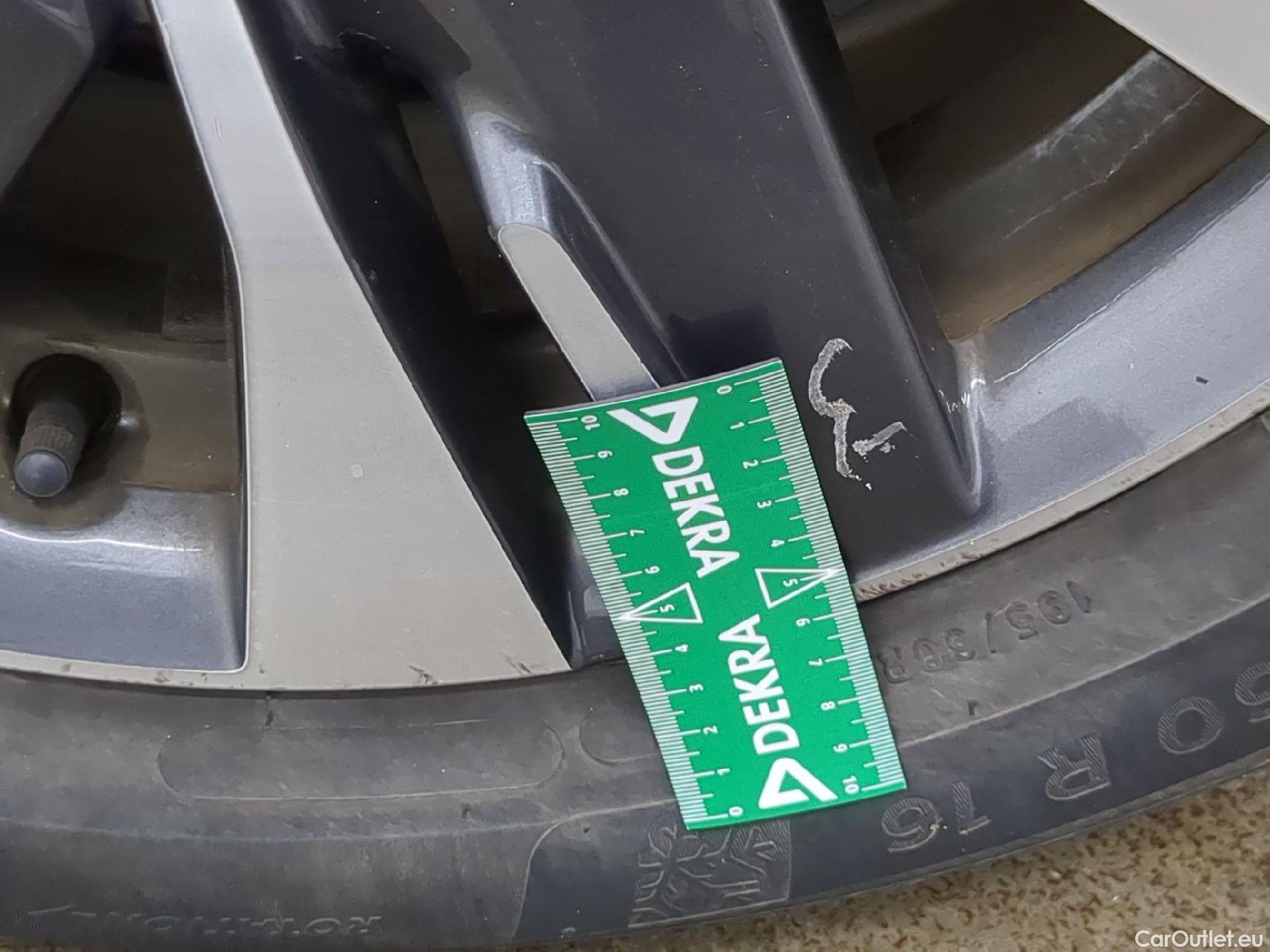  Peugeot  2008  Allure Business 1.2 PureTech 130CV BVA6 E6dT #19