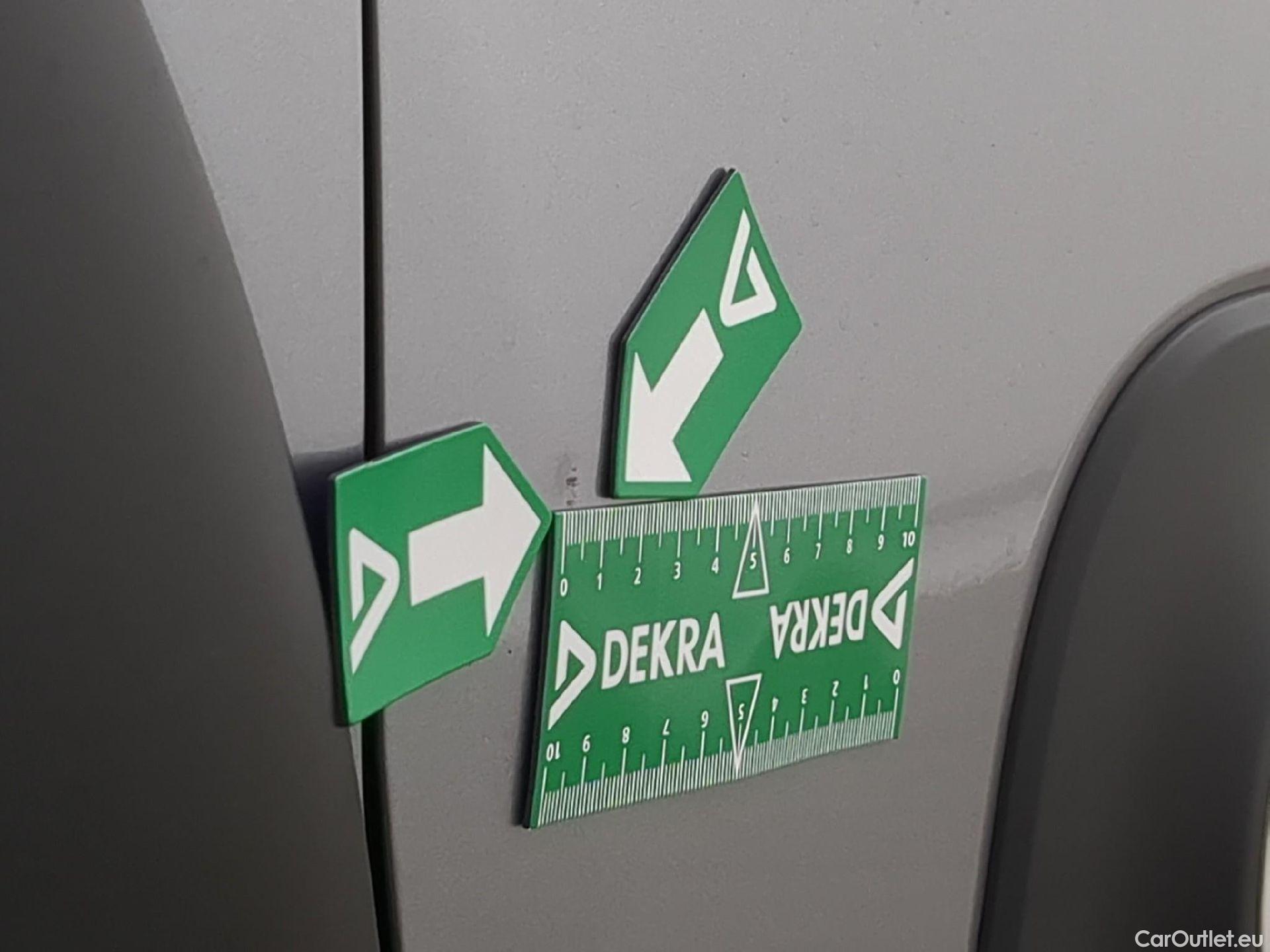  Citroen  C3  Shine Business 1.2 PureTech 80CV BVM5 E6d #17