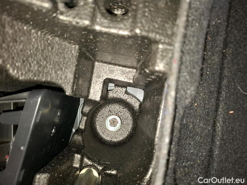  Bmw  Serie 1 Série 1 Berline 118 i Luxury 1.5 140CV BVA7 E6dT #28