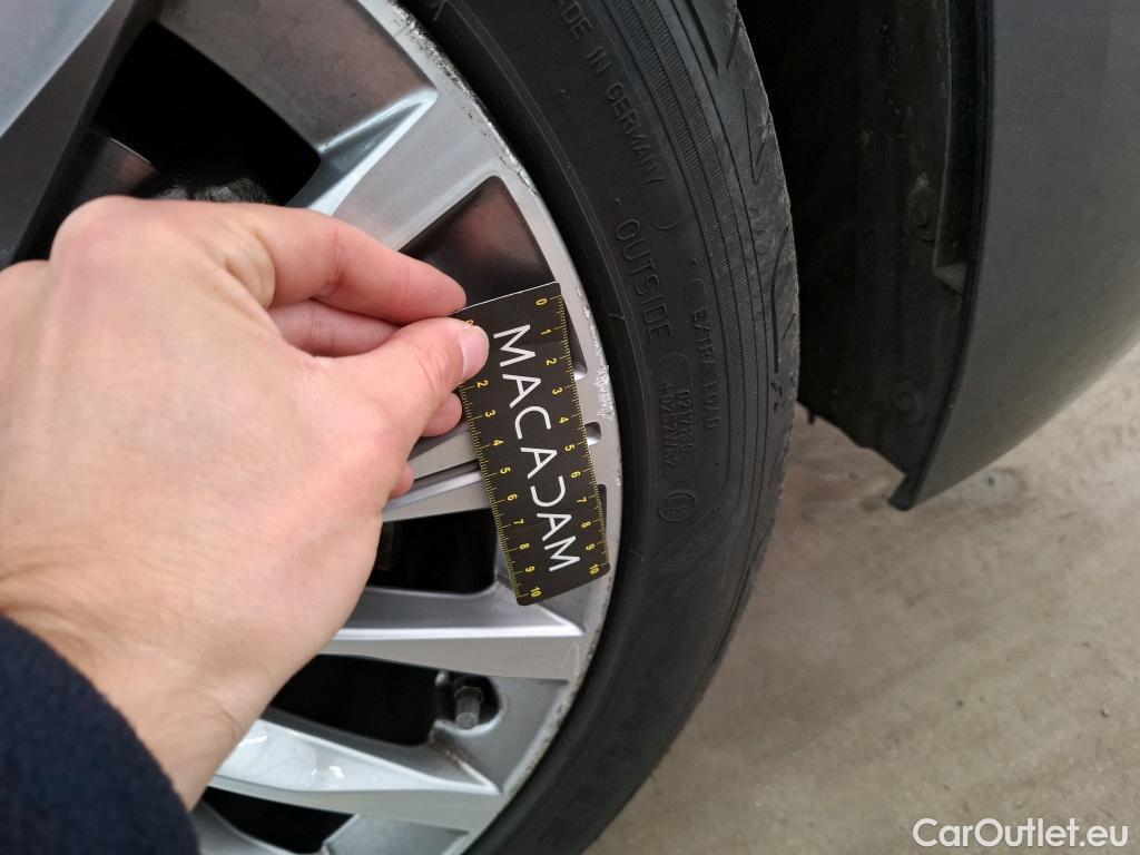  Bmw  Serie 1 Série 1 Berline 118 i Luxury 1.5 140CV BVA7 E6dT #26