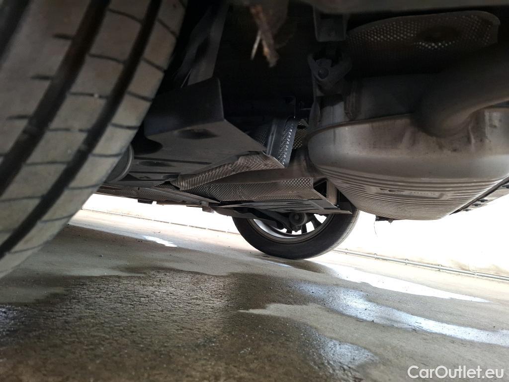  Bmw  Serie 1 Série 1 Berline 118 i Luxury 1.5 140CV BVA7 E6dT #33