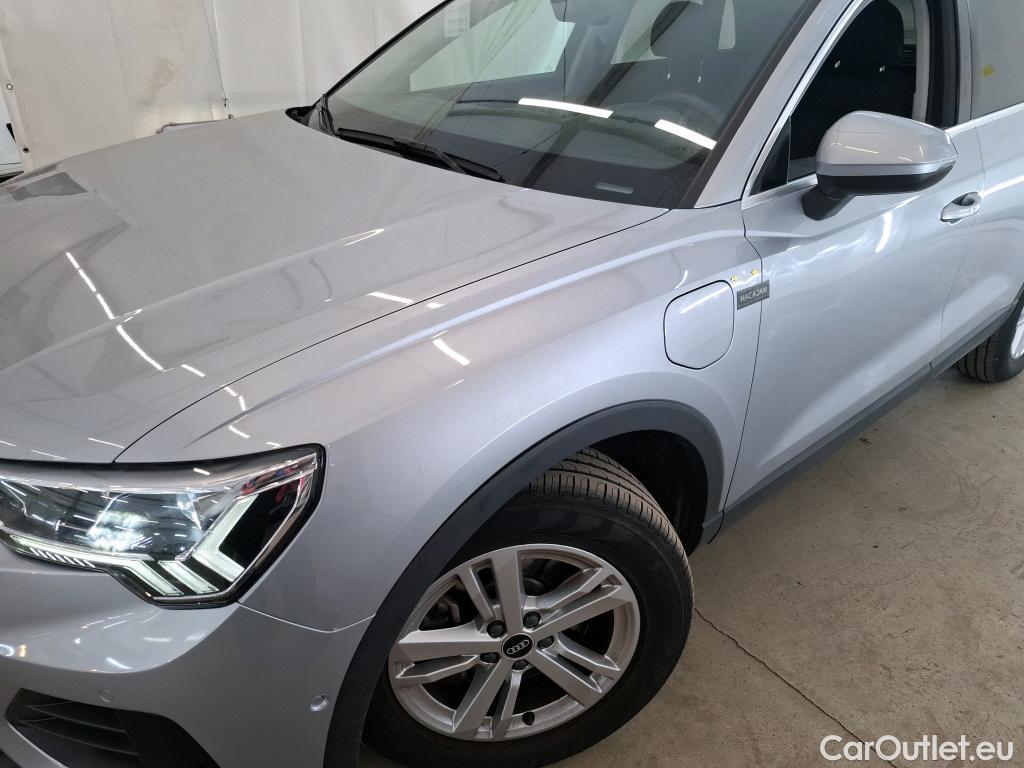  Audi  Q3 AUDI  / 2018 / 5P / SUV 45 TFSI E 245 S TRONIC BUSINESS LINE #15