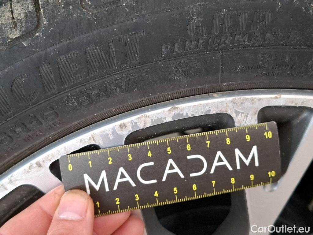  Fiat  500 FIAT  / 2015 / 3P / Berline Hybrid 1.0 BSG 70 ch Dolcevita Plus #28