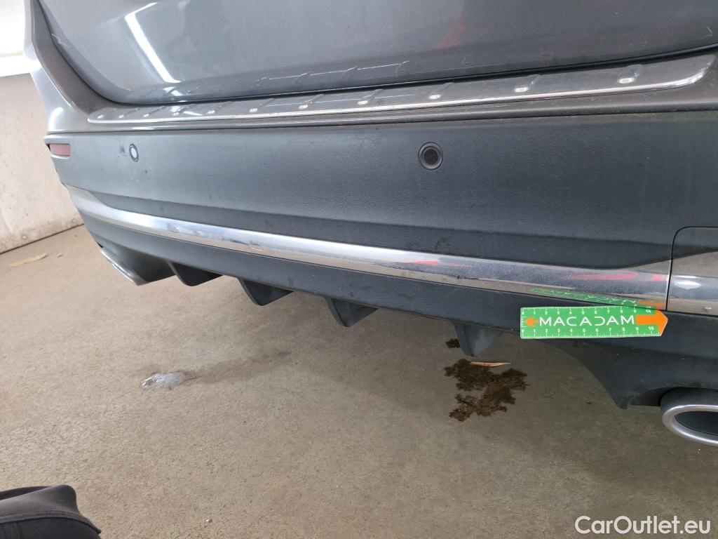  Mercedes  GLA MERCEDES-BENZ  / 2020 / 5P / SUV 1.3  250 e AMG LINE DCT #32