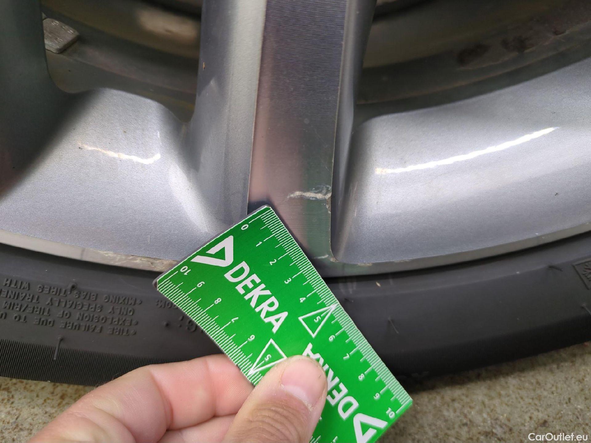  MG  EHS MG  / 2021 / 5P / SUV 1.5T GDI PHEV Luxury Auto #12