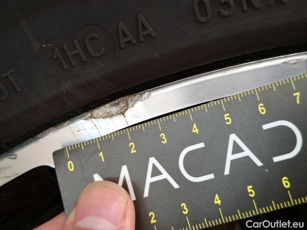  Mercedes  G-Klasee MERCEDES-BENZ GLC / 2019 / 5P / SUV 2.0 GLC 300 DE AMG LINE 4MATIC #25