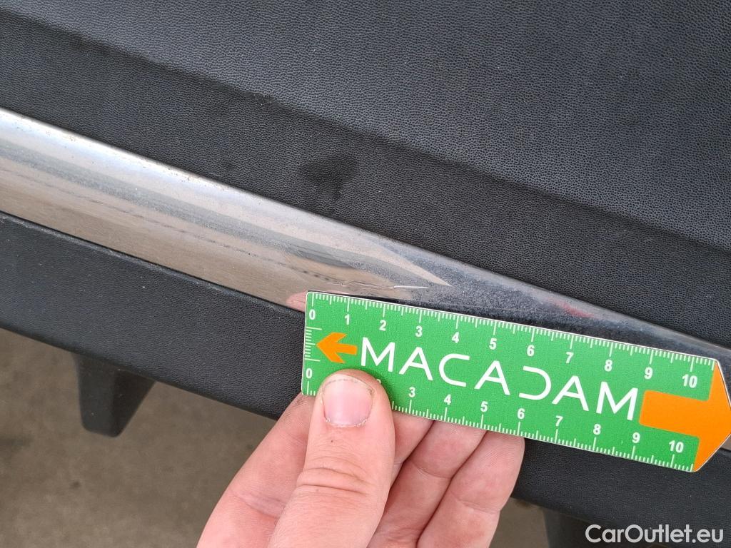  Mercedes  GLA MERCEDES-BENZ  / 2020 / 5P / SUV 1.3  250 e AMG LINE DCT #34