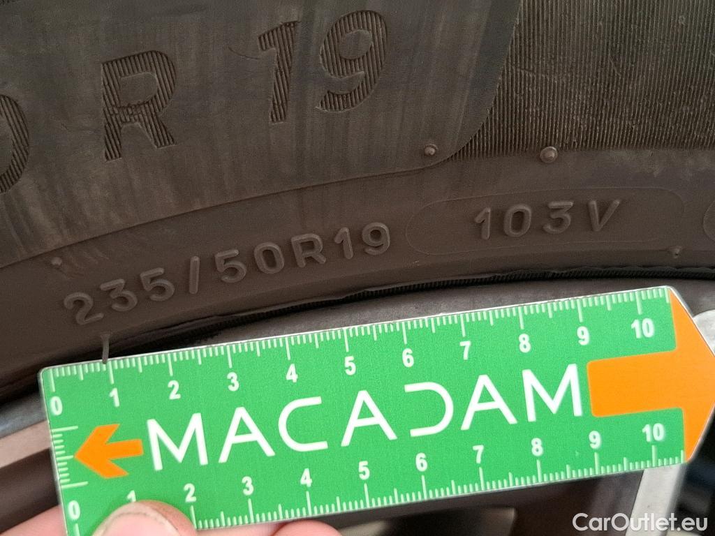  Mercedes  GLA MERCEDES-BENZ  / 2020 / 5P / SUV 1.3  250 e AMG LINE DCT #9