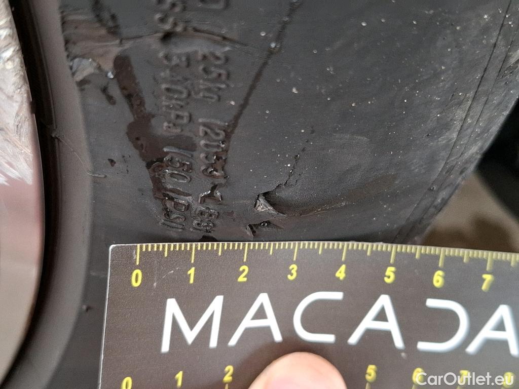  Mercedes  G-Klasee MERCEDES-BENZ GLC / 2019 / 5P / SUV 2.0 GLC 300 DE AMG LINE 4MATIC #3