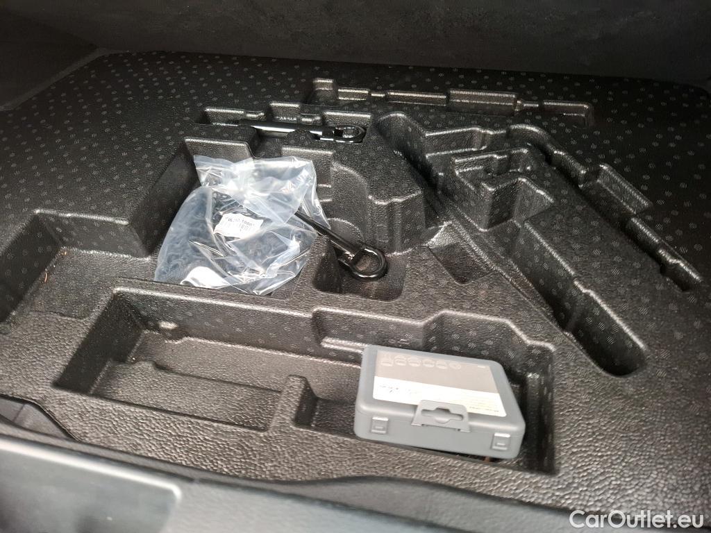  Toyota  C-HR TOYOTA  / 2016 / 5P / SUV 1.8 Hybride 122 Dynamic Business Beyond #9