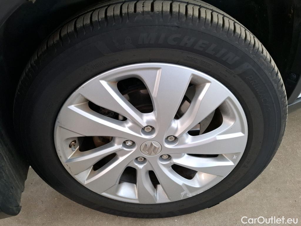  Land Rover  Discovery SUZUKI S-CROSS / 2021 / 5P / SUV 1.5 DUALJET HYBRID PRIVILEGE AUTO #4