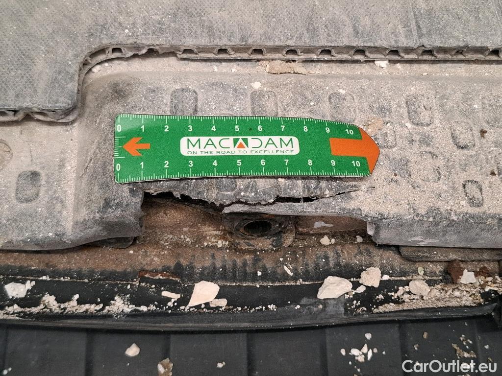  Renault  Trafic RENAULT  / 2019 / 4P / Fourgon tole NV FG GCF L1H1 1200 dCi 120 S&S #23