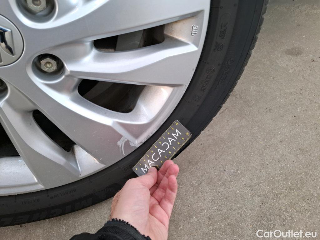  Land Rover  Discovery SUZUKI S-CROSS / 2021 / 5P / SUV 1.5 DUALJET HYBRID PRIVILEGE AUTO #5