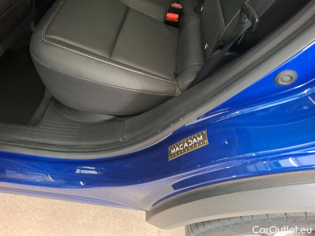  Renault  Captur RENAULT  / 2019 / 5P / SUV Intens TCe 140 EDC FAP -21 #3