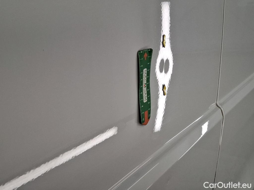  Renault  Trafic RENAULT  / 2019 / 4P / Fourgon tole NV FG GCF L1H1 1200 dCi 120 S&S #18