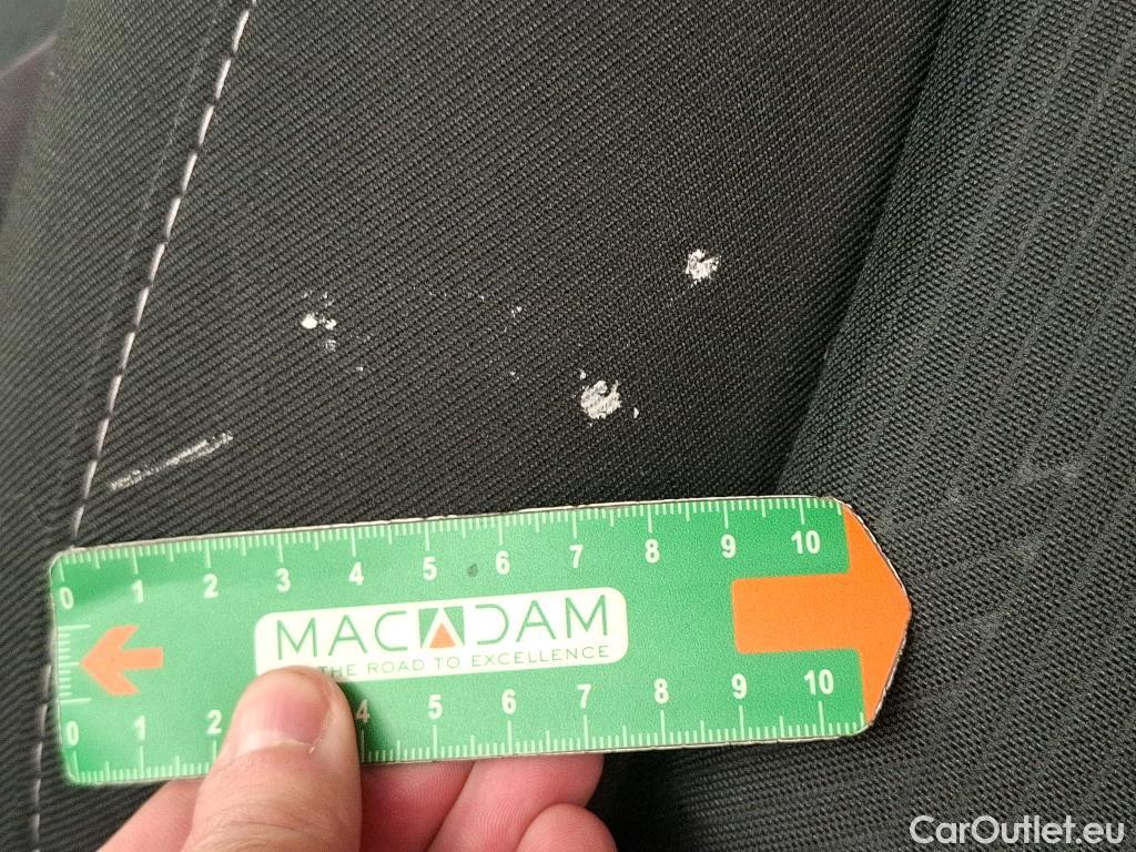  Renault  Trafic RENAULT  / 2019 / 4P / Fourgon tole NV FG GCF L1H1 1200 dCi 120 S&S #4