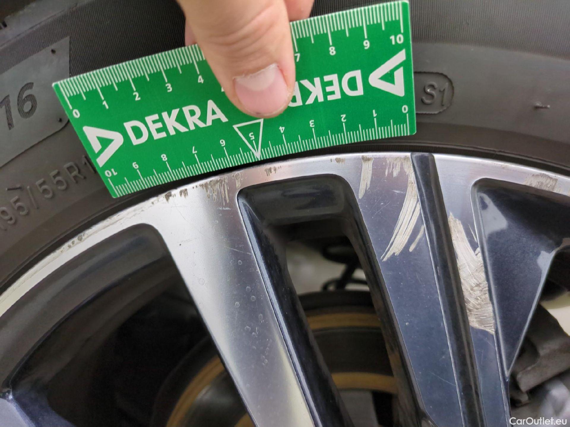  Peugeot  208  Allure Pack 1.2 PureTech 100CV BVA8 E6d #11