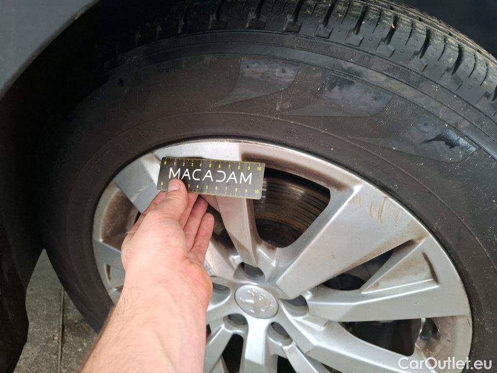  Peugeot  5008  Active Business 1.2 PureTech 130CV BVA8 E6d #30