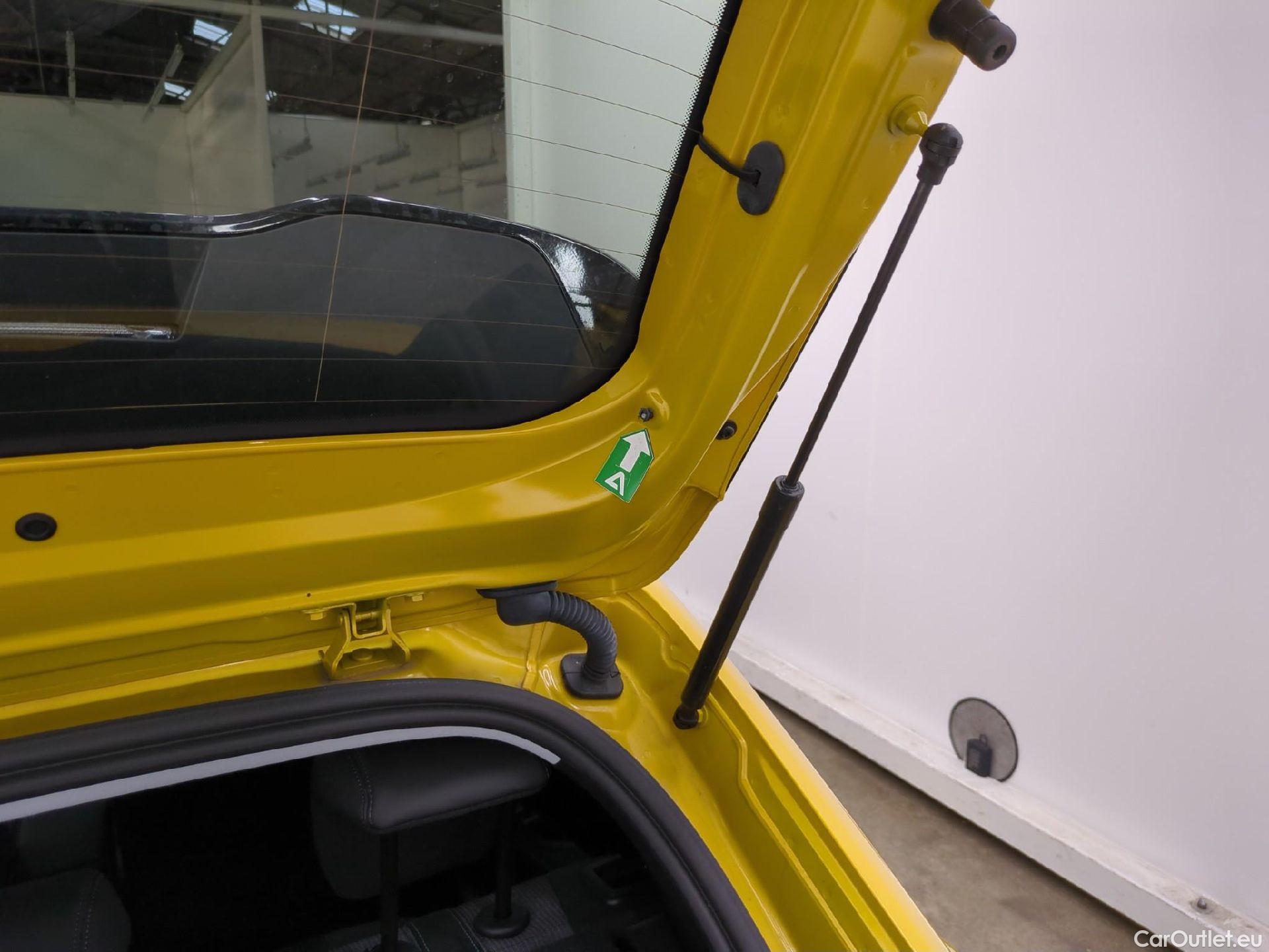  Peugeot  208  Allure Pack 1.2 PureTech 100CV BVA8 E6d #2