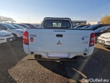  Mitsubishi  L200 MITSUBISHI  / 2015 / 4P / PICKUP 2.4 DI-D CLUB CAB INVITE #42
