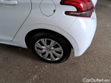  Peugeot  208 PEUGEOT  / 2015 / 5P / BERLINA VAN ACTIVE BLUEHDI 75CV #136