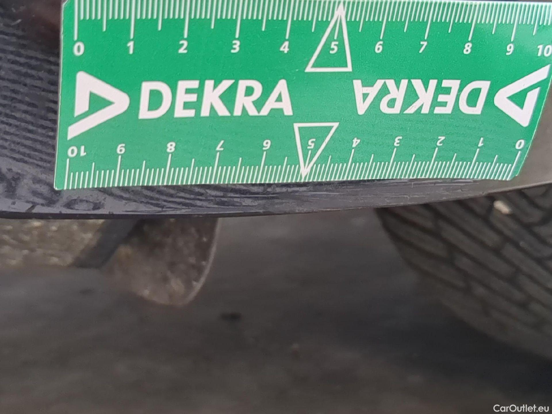  Bmw  Serie 1 Série 1 Berline 118d UrbanChic 2.0 150CV BVM6 E6 #28