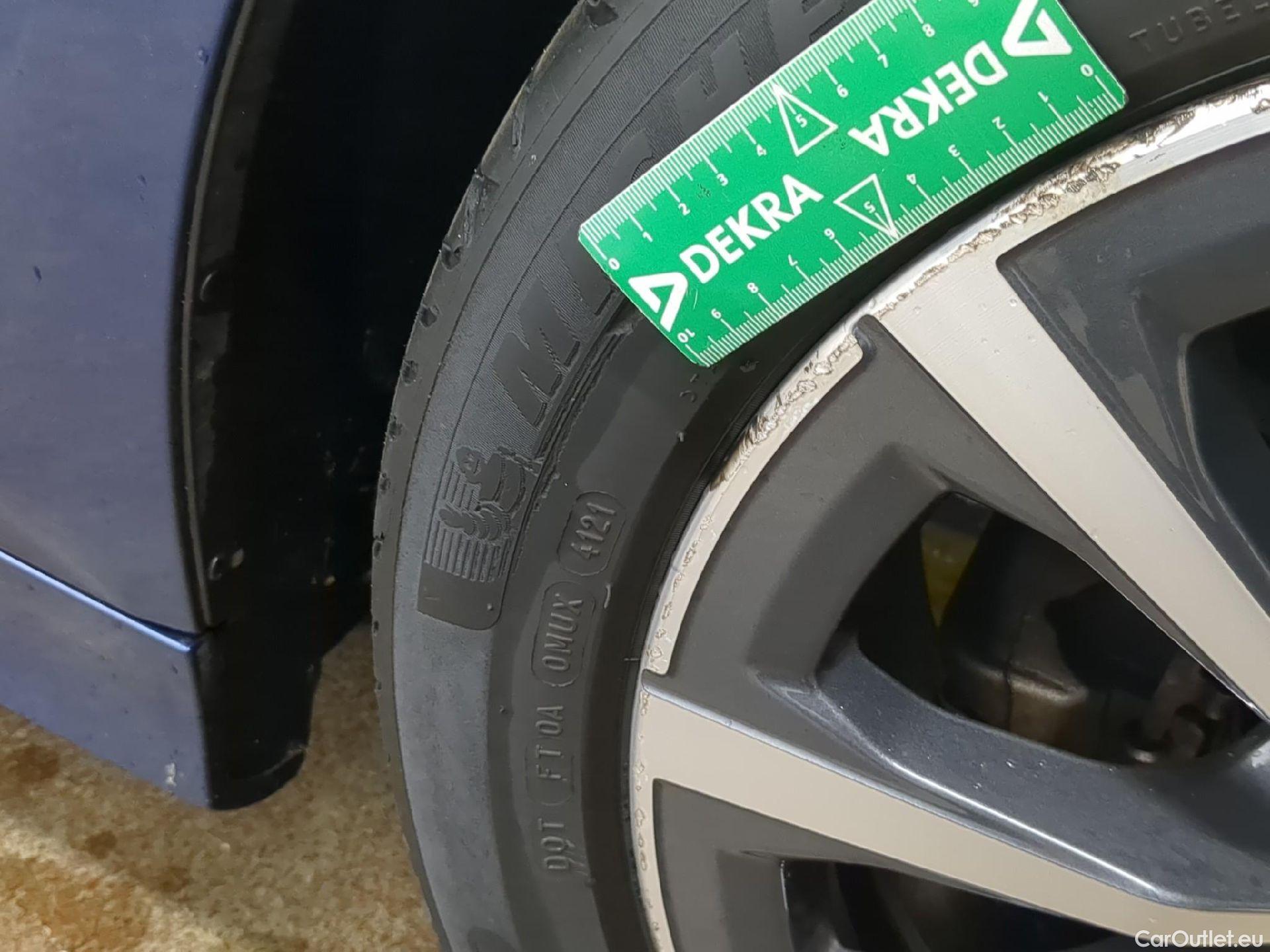  Bmw  Serie 3 Série 3 Berline 316 d Lounge 2.0 120CV BVA8 E6d #4