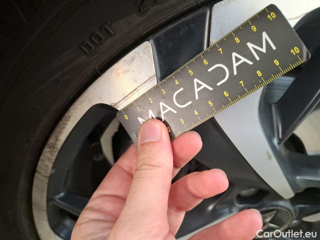  DS  DS7 DS DS 7 Crossback / 2017 / 5P / SUV BlueHDi 130 Manuel Executive #9