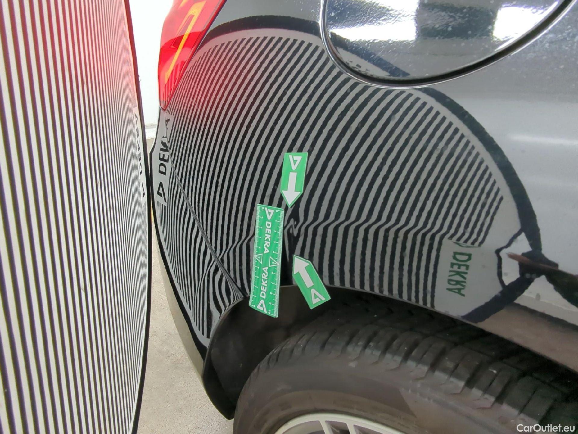  Bmw  Serie 1 Série 1 Berline 118d UrbanChic 2.0 150CV BVM6 E6 #22