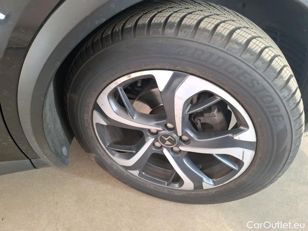  DS  DS7 DS DS 7 Crossback / 2017 / 5P / SUV BlueHDi 130 Manuel Executive #25